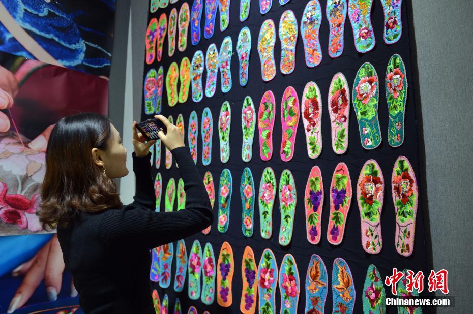 特!朗普真要发钱？分析师警告：你最好当真！